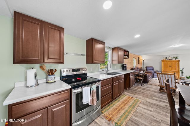 390 SparkmanTown Rd, Rock Island, TN 38581