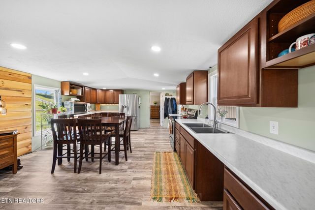 390 SparkmanTown Rd, Rock Island, TN 38581