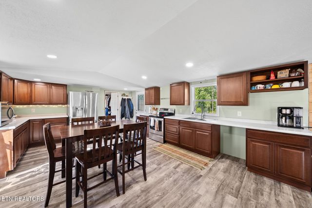 390 SparkmanTown Rd, Rock Island, TN 38581