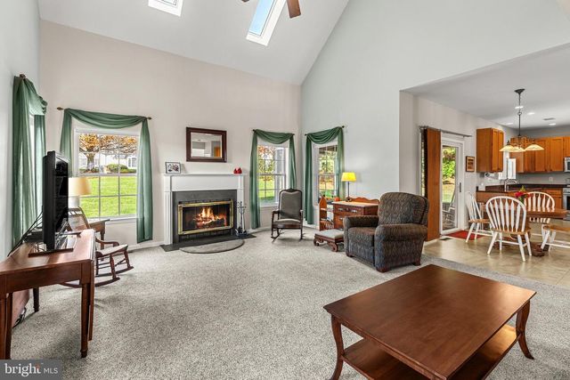 6 BELMONT CIR, Avondale, PA 19311