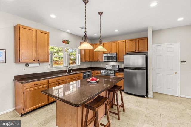 6 BELMONT CIR, Avondale, PA 19311