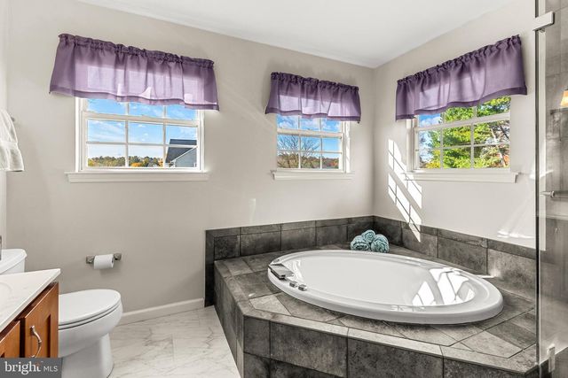 6 BELMONT CIR, Avondale, PA 19311