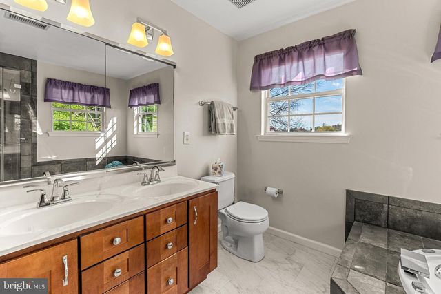 6 BELMONT CIR, Avondale, PA 19311