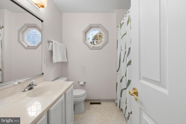 6 BELMONT CIR, Avondale, PA 19311