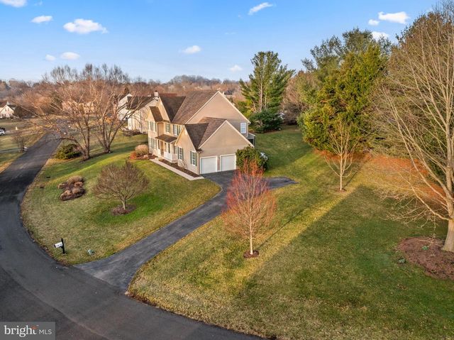 6 BELMONT CIR, Avondale, PA 19311