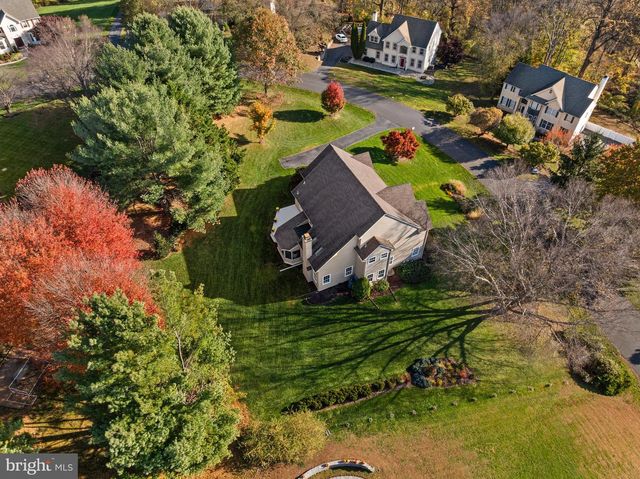 6 BELMONT CIR, Avondale, PA 19311