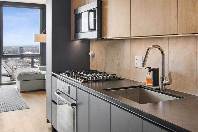 234 W Polk Street 2607, Chicago, IL 60607