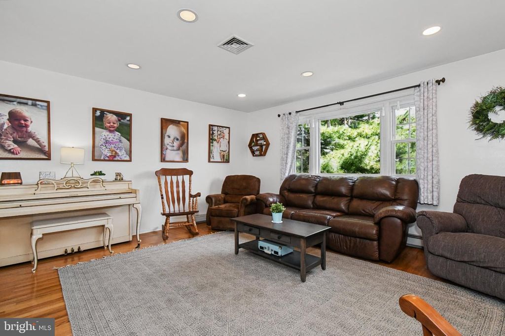 117 MEADOWLAND DR, Red Hill, PA 18076 — photo 5