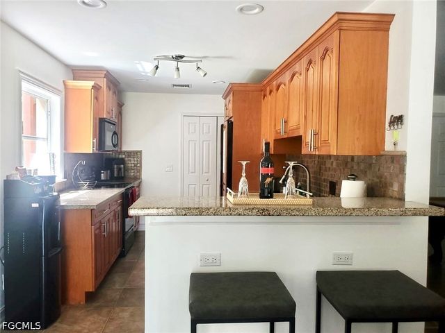 740 19th ST SW, Naples, FL 34117