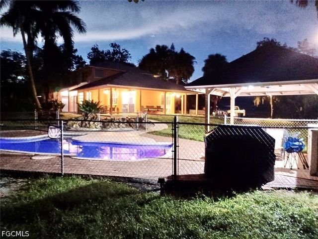 740 19th ST SW, Naples, FL 34117