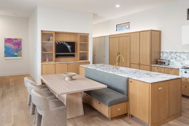 5000 W Hanover Avenue, Dallas, TX 75209