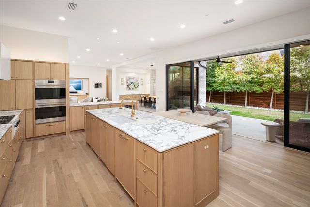 5000 W Hanover Avenue, Dallas, TX 75209