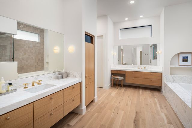 5000 W Hanover Avenue, Dallas, TX 75209