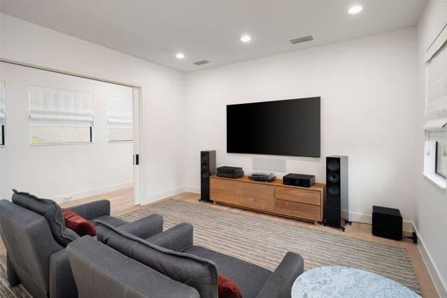 5000 W Hanover Avenue, Dallas, TX 75209