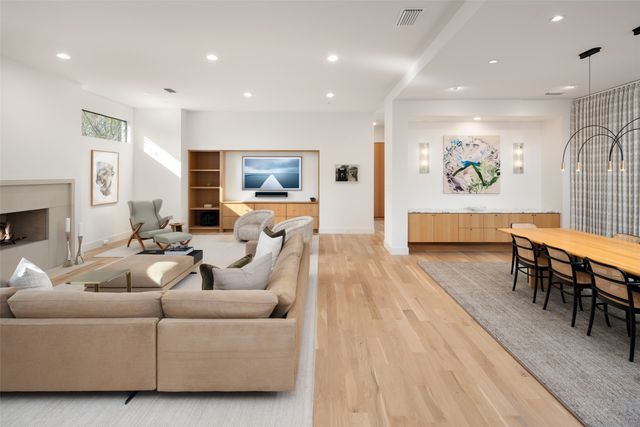 5000 W Hanover Avenue, Dallas, TX 75209