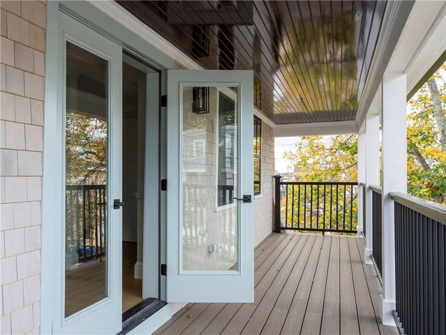 7 Dearborn Street 2, Newport, RI 02840