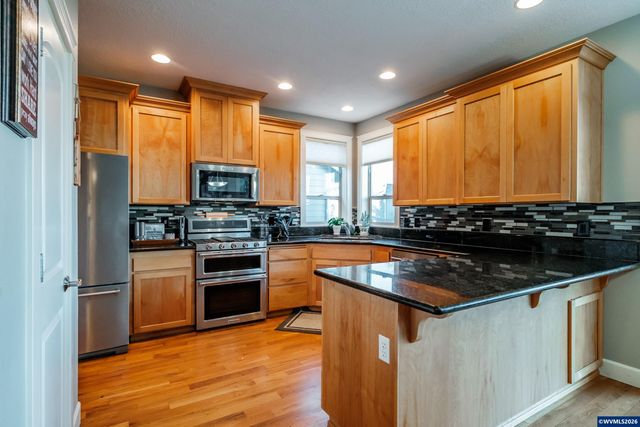 2749 Merced Ct SE, Salem, OR 97306