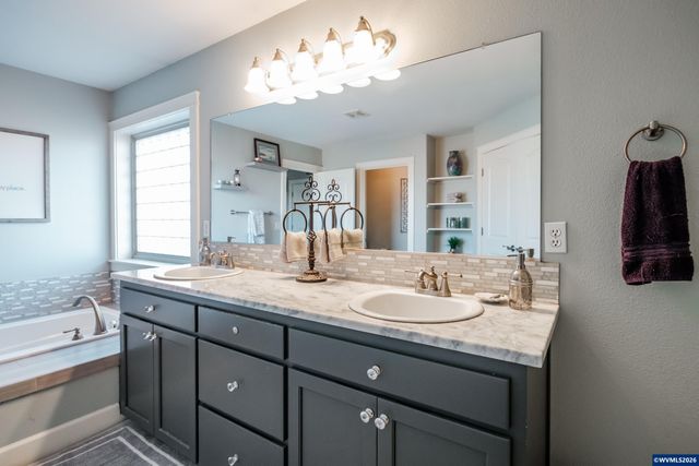 2749 Merced Ct SE, Salem, OR 97306