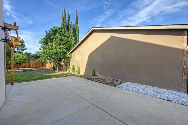 2776 Bridgeford Dr, Sacramento, CA 95833