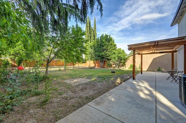 2776 Bridgeford Dr, Sacramento, CA 95833