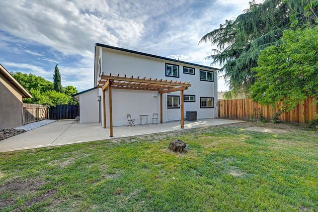 2776 Bridgeford Dr, Sacramento, CA 95833