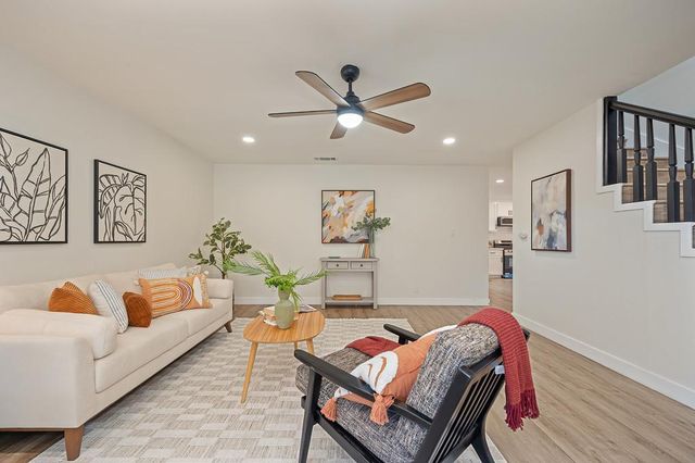 2776 Bridgeford Dr, Sacramento, CA 95833