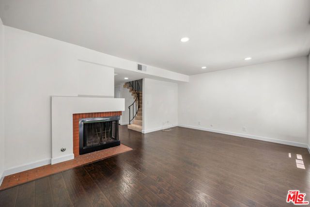 230 Bethany Road 120, Burbank, CA 91504