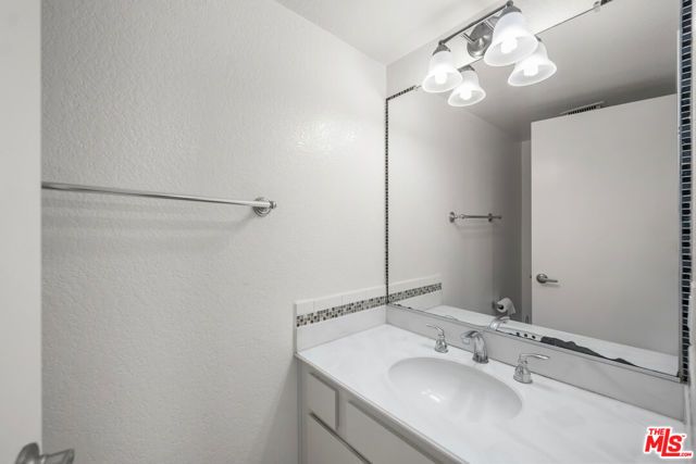 230 Bethany Road 120, Burbank, CA 91504