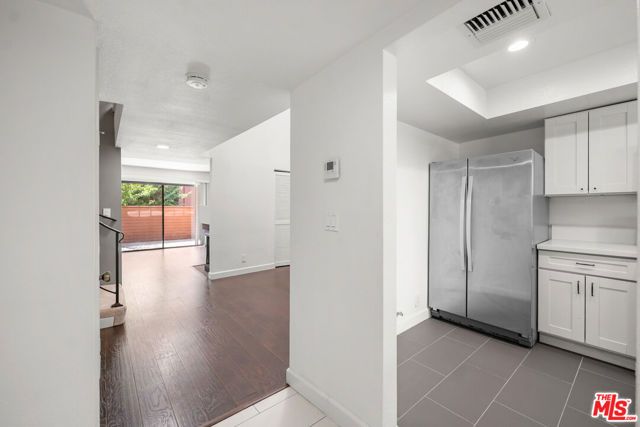 230 Bethany Road 120, Burbank, CA 91504