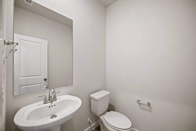 321 Amberville Drive, Red Oak, TX 75154