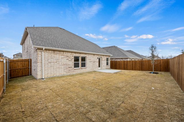 321 Amberville Drive, Red Oak, TX 75154