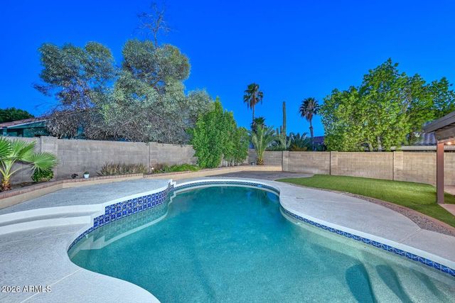 5141 W WIKIEUP Lane W, Glendale, AZ 85308