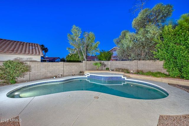 5141 W WIKIEUP Lane W, Glendale, AZ 85308