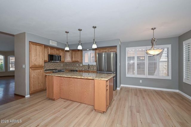 5141 W WIKIEUP Lane W, Glendale, AZ 85308
