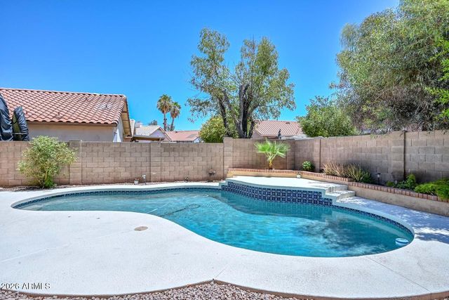 5141 W WIKIEUP Lane W, Glendale, AZ 85308
