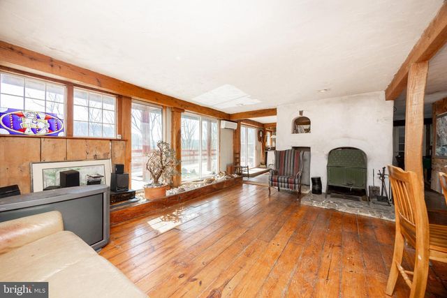 332 READING FURNACE RD, Elverson, PA 19520