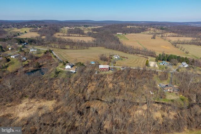 332 READING FURNACE RD, Elverson, PA 19520