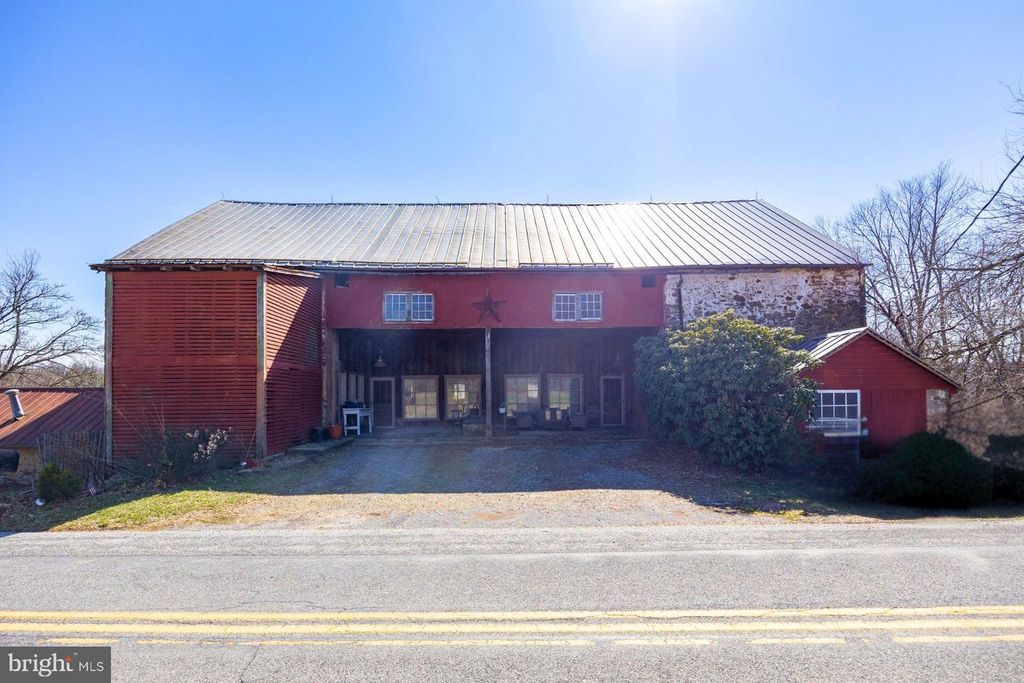 332 READING FURNACE RD, Elverson, PA 19520