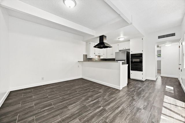 3800 S Stockdale Highway 41, Bakersfield, CA 93309