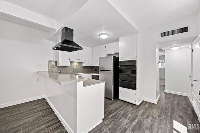 3800 S Stockdale Highway 41, Bakersfield, CA 93309
