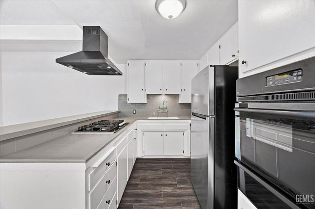 3800 S Stockdale Highway 41, Bakersfield, CA 93309