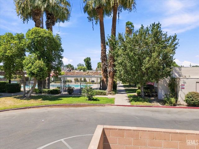 3800 S Stockdale Highway 41, Bakersfield, CA 93309