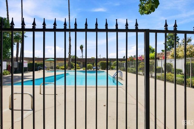 3800 S Stockdale Highway 41, Bakersfield, CA 93309