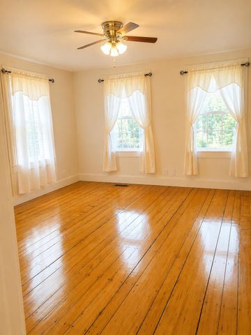 15 Daniels W Road, Albany, VT 05845