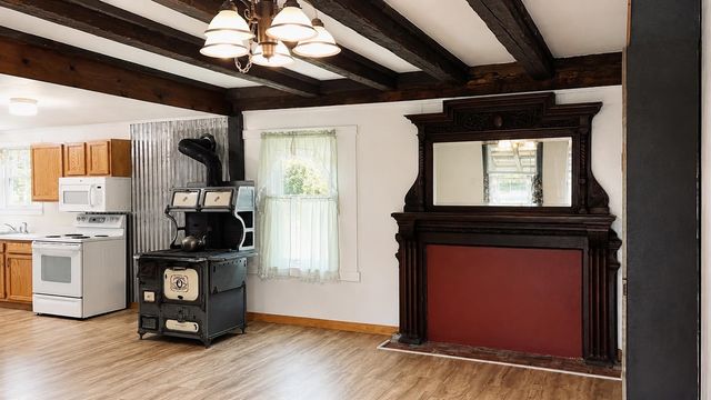 15 Daniels W Road, Albany, VT 05845