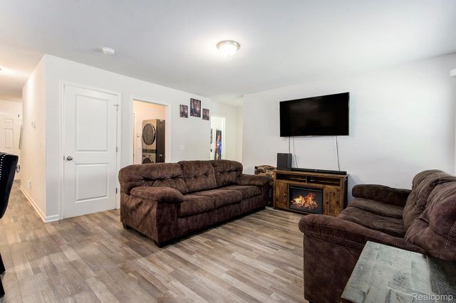 1648 Golfview Drive, Ypsilanti Charter Township, MI 48198