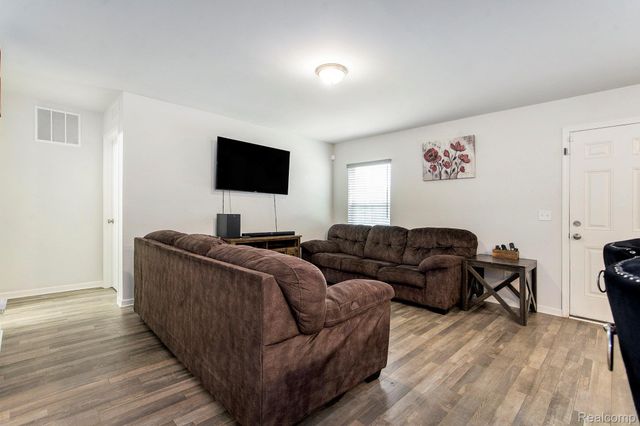 1648 Golfview Drive, Ypsilanti Charter Township, MI 48198