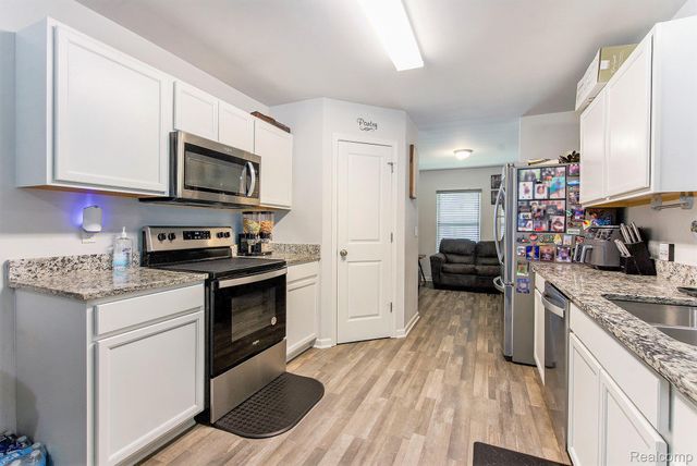 1648 Golfview Drive, Ypsilanti Charter Township, MI 48198