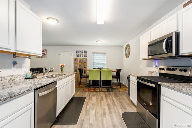 1648 Golfview Drive, Ypsilanti Charter Township, MI 48198