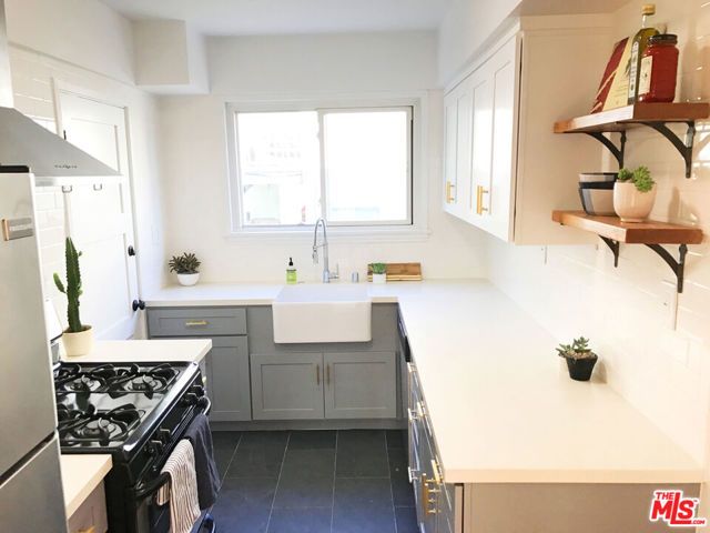 1257 S Cloverdale Avenue, Los Angeles, CA 90019